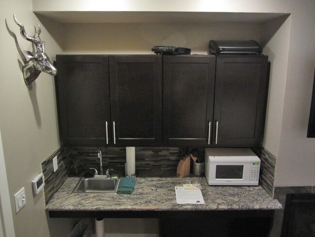 Kitchenette - 4069 Cedar Ave