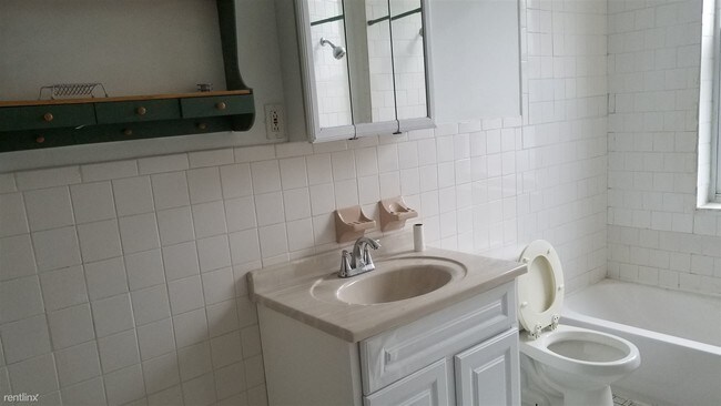 Building Photo - 2 br, 1 bath  - 31 Marcus Garvey Blvd
