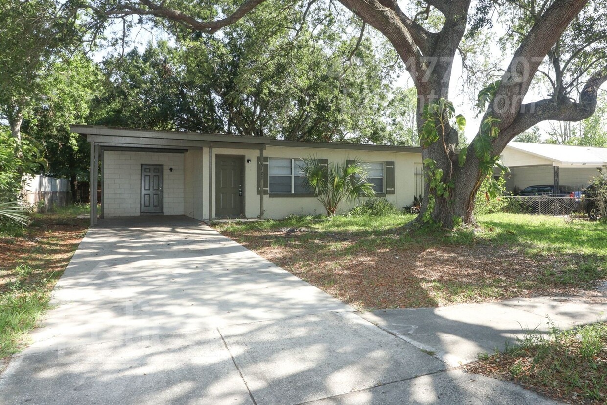 Primary Photo - Completely Remodeled 3/1 in Orlando with C...