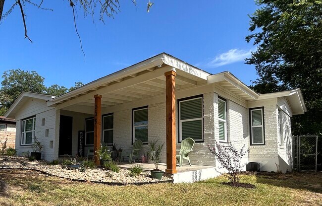 Building Photo - 237 Mink Dr