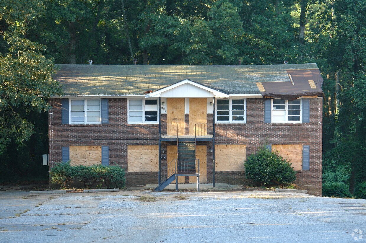 Building Photo - 2166 Park Ter