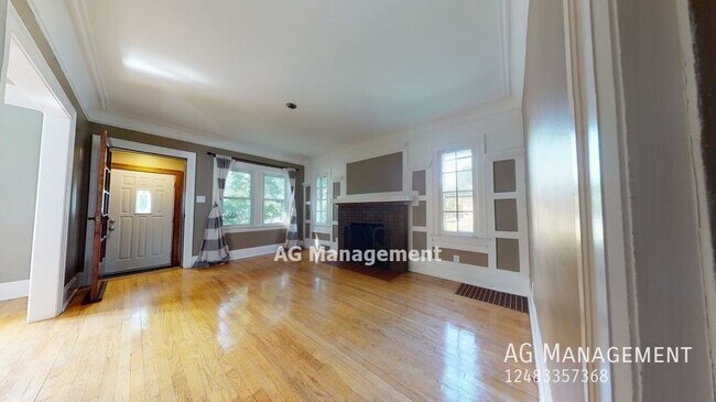 Building Photo - 422 W Twelve Mile Rd