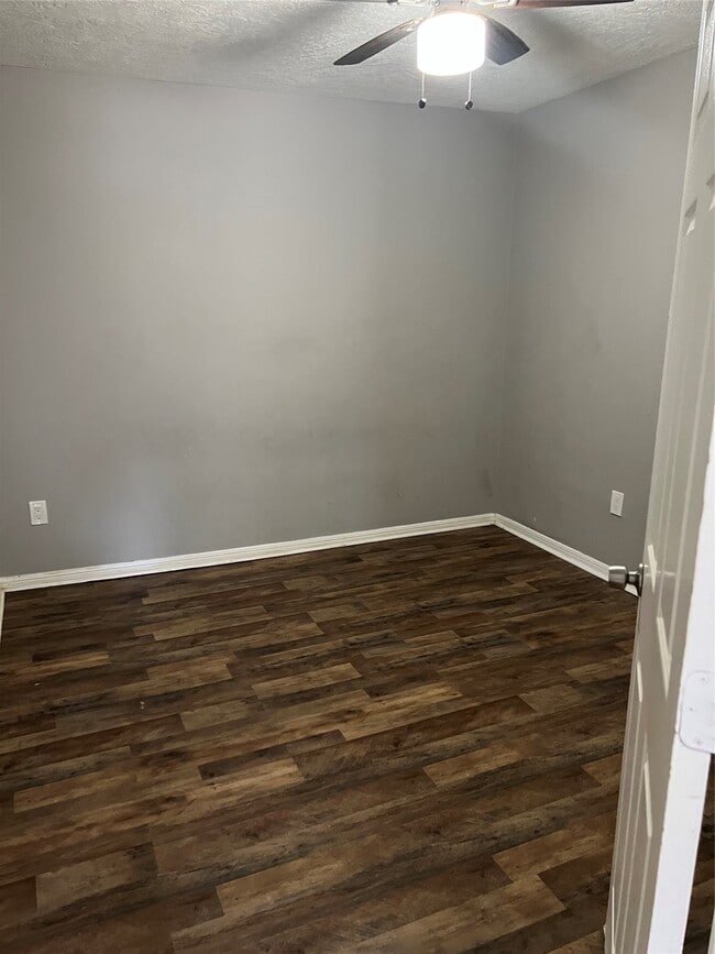 Building Photo - 7909 Brutus St