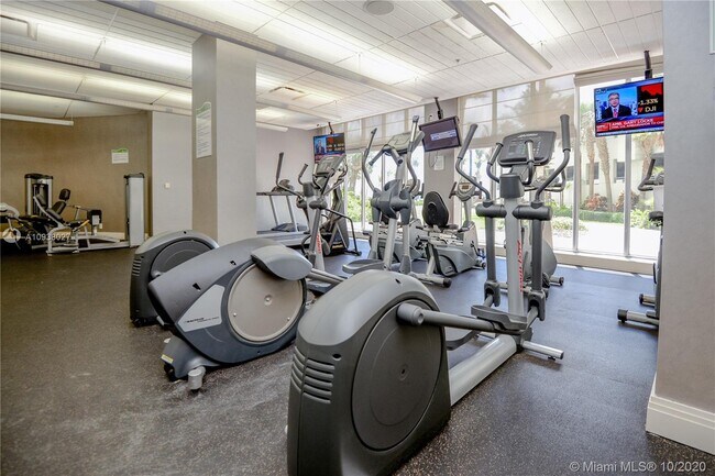 Foto del edificio - 3801 S Ocean Dr
