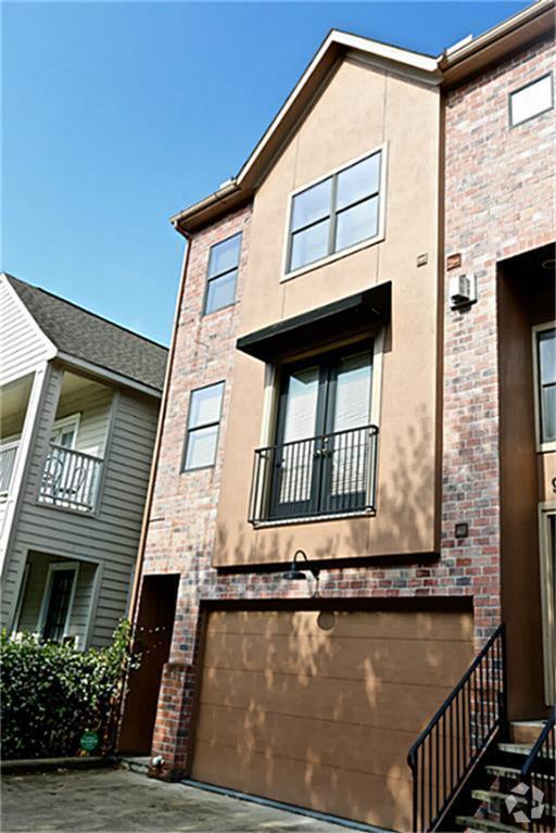 Building Photo - 953 Yale St