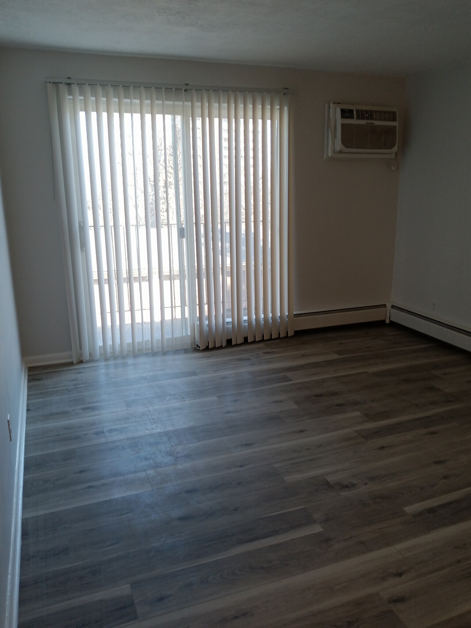 96th Street Apartments – photo 3