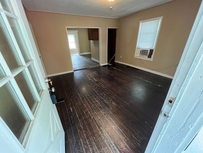 Building Photo - 1425 Parrish Ave