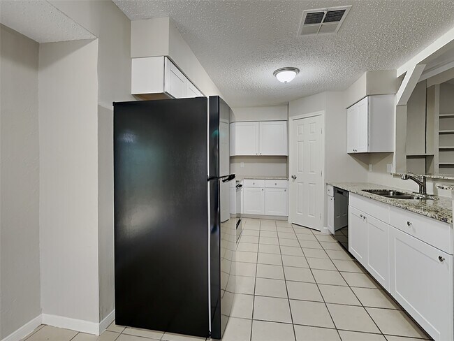 Foto del edificio - 23123 Bayleaf Dr