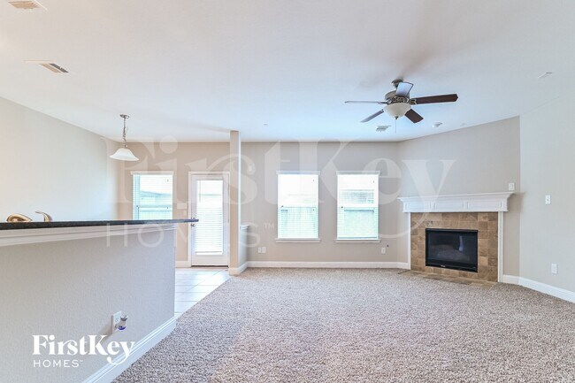 Foto del edificio - 26108 Knights Tower Ct