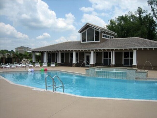Foto del edificio - 3 Bedroom town home for rent $1475 August ...
