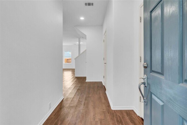 Building Photo - 23838 Township Elm St