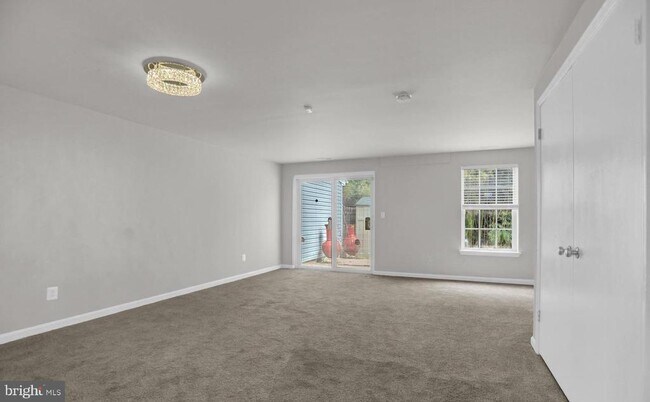 Foto del edificio - 1311 Stockett Square