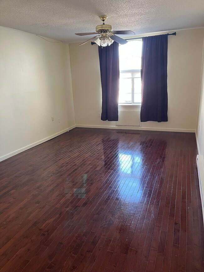 Foto del edificio - 975 Meriden Rd