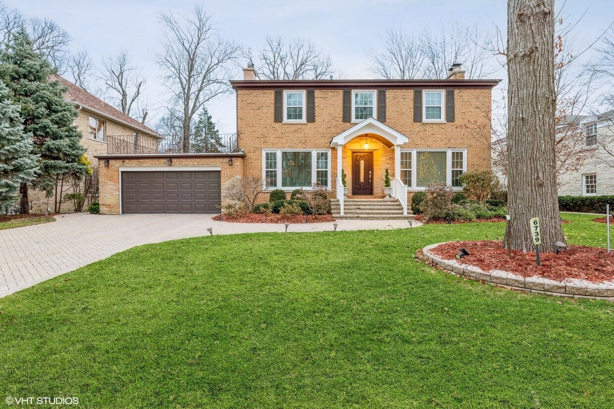 6739 N Leroy Ave, Lincolnwood, IL 60712 House Rental in Lincolnwood
