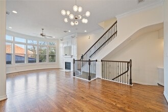 Building Photo - 1515 Hyde Park Blvd