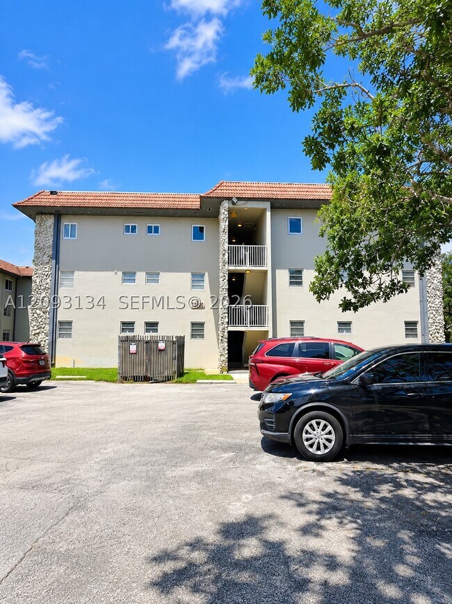 Building Photo - 13900 Lake Placid Ct