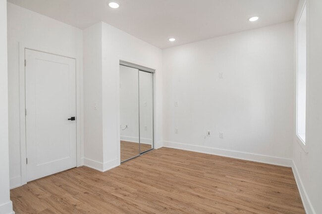 Building Photo - 3312 W Cumberland St