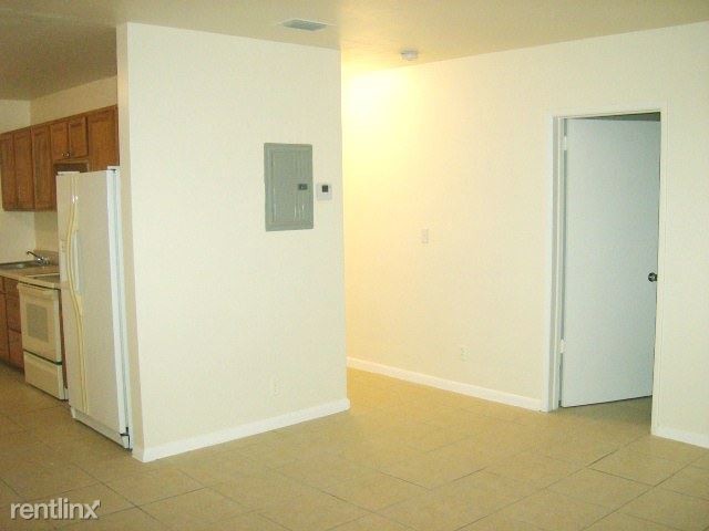 Building Photo - 817 Tequesta St