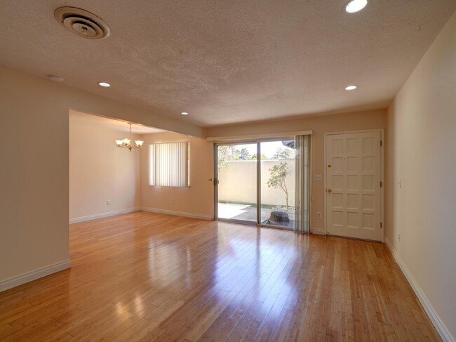 Foto del edificio - 1750 Prefumo Canyon Rd