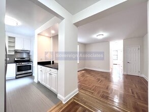 Building Photo - 105 Pinehurst Ave
