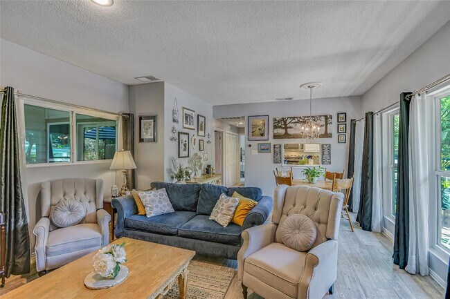 Foto del edificio - 6600 Valleyside Rd
