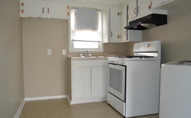 Building Photo - 133 SE 51st St