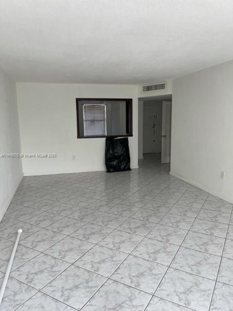 Foto del edificio - 1351 NE 191st St