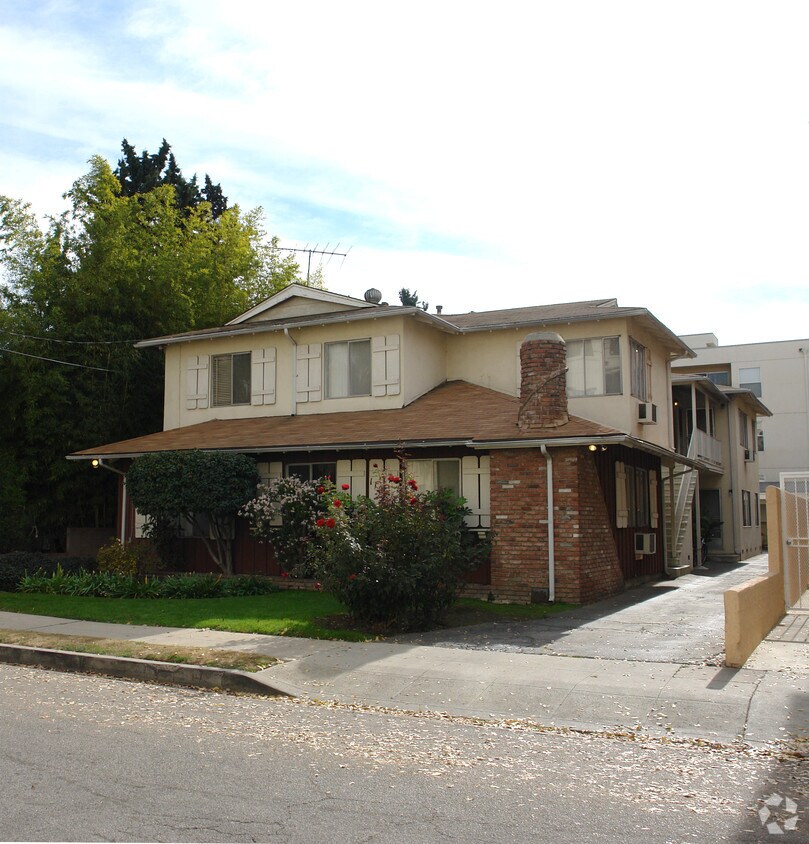Building Photo - 11208 Huston St