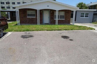 Building Photo - 215 Waverly Way