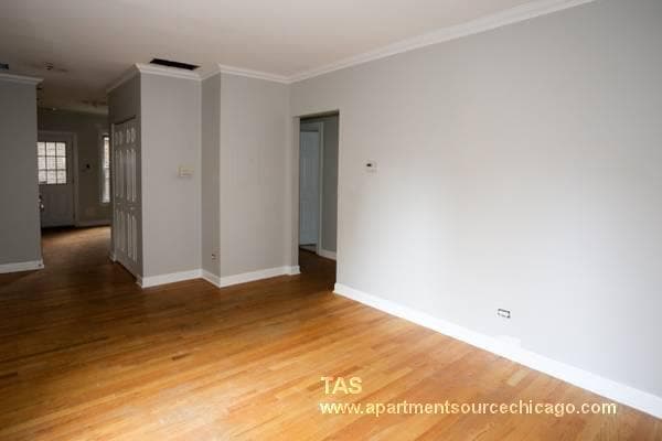 Photo - 632 W Roscoe St Apartment