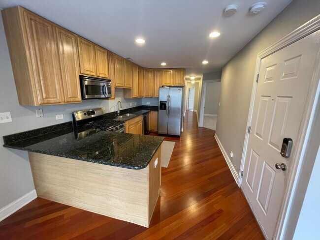 Foto del edificio - 2527 W Harrison St