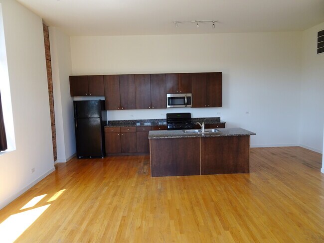 Foto del edificio - 2409 W North Ave