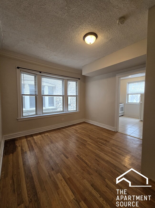 Foto del edificio - 7509 N Greenview Ave