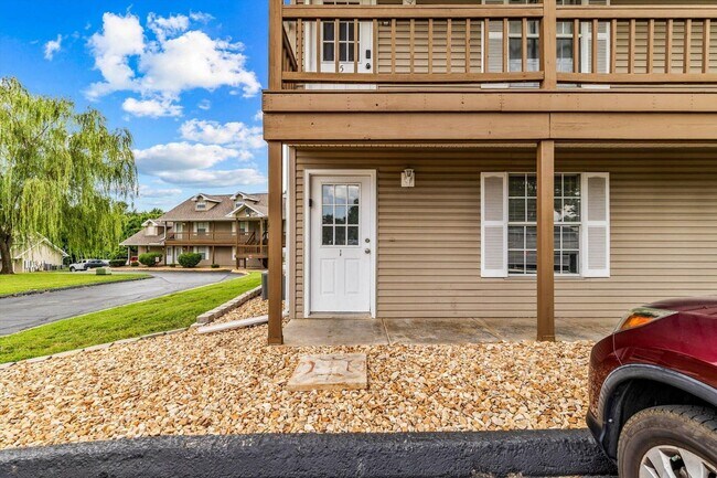 Foto del edificio - Charming Corner Condo in Fall Creek