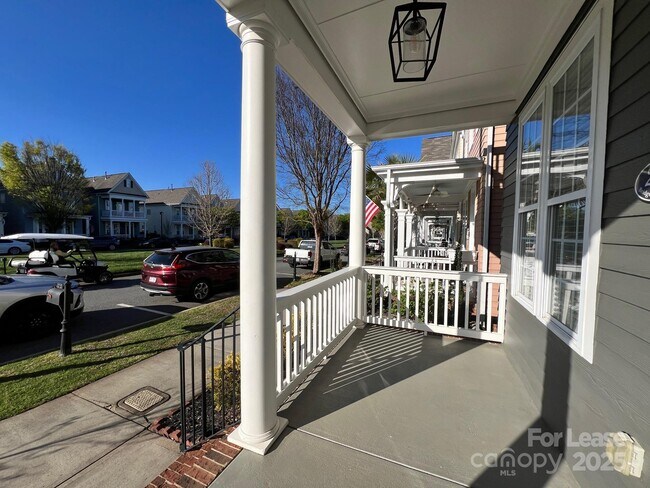 Foto del edificio - 272 Bridges Farm Rd
