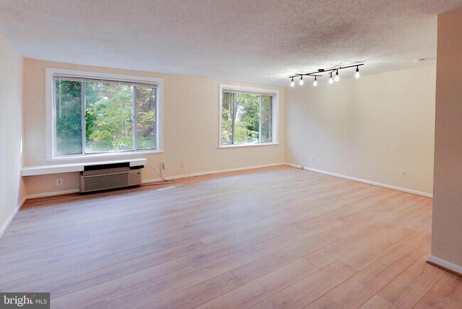 Foto del edificio - 1730 Arlington Blvd