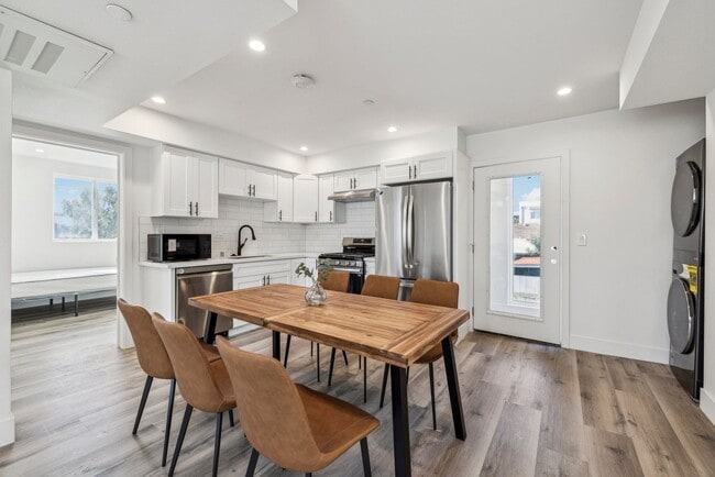 Interior Photo - MH 1151 W 37th Dr