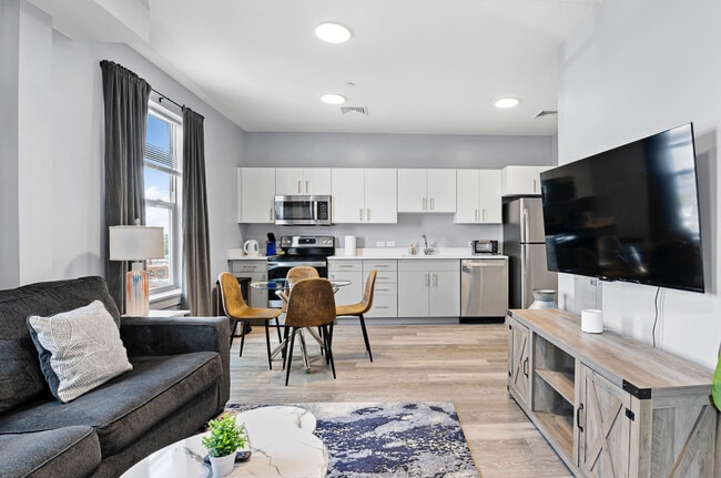 Building Photo - 95 Broadway-SI ID1240380P