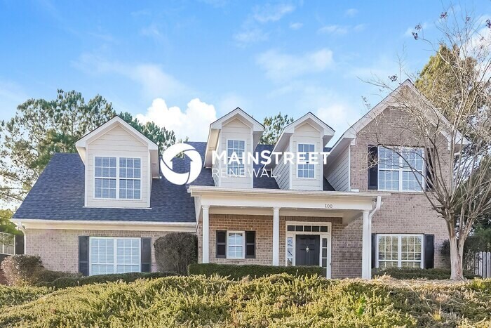 Foto principal - 4 Bedroom Pet-Friendly Home in CHELSEA, AL...