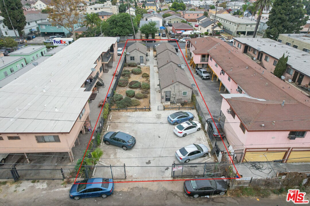Foto principal - 640 W 81st St