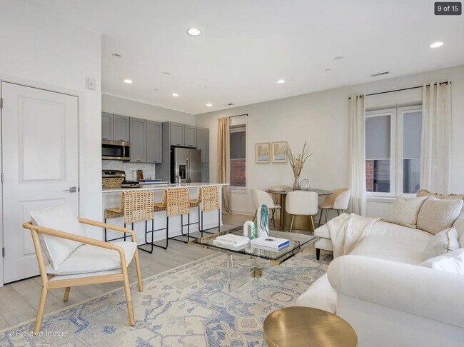 Foto del edificio - 7353 W Grand Ave