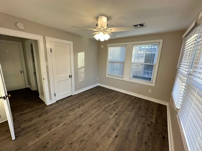 Building Photo - 481 Gouaux Ave