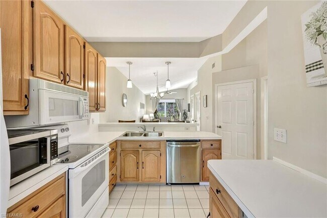 Foto del edificio - 8228 Twelve Oaks Cir