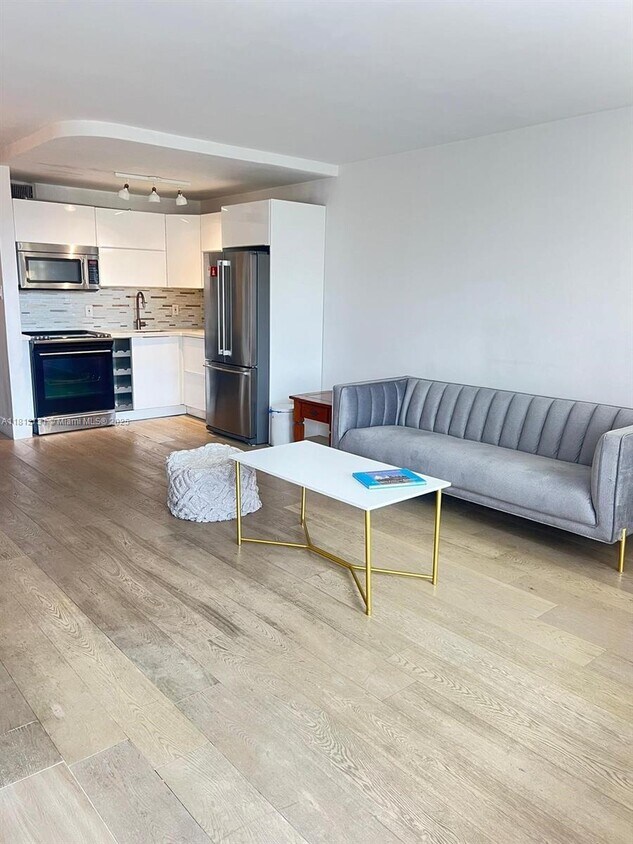 Foto principal - 1770 79th Street Causeway