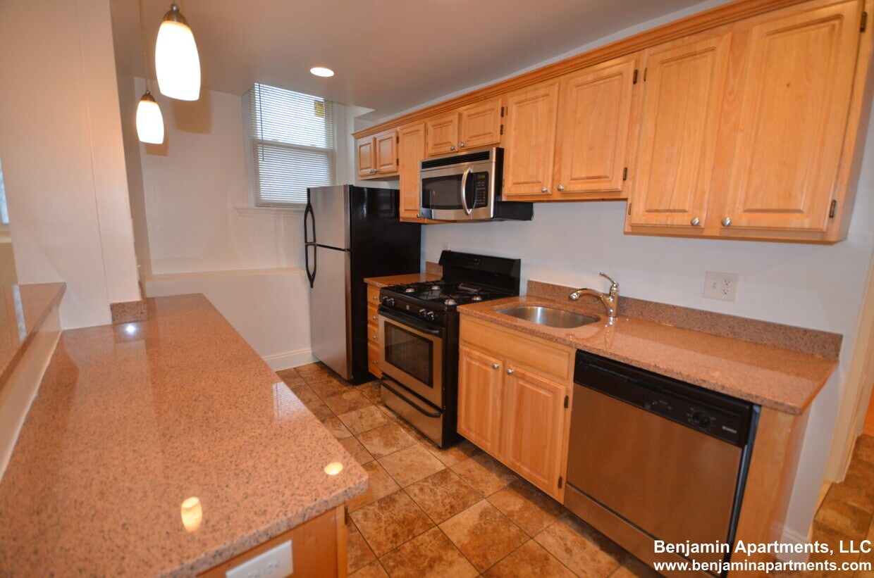 Foto principal - 1301 Commonwealth Ave