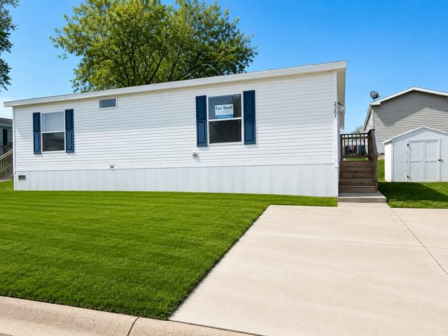 Building Photo - 2361 Oakgrove Dr