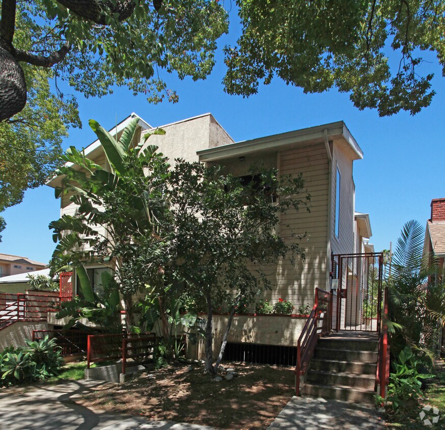 Building Photo - 1055 Ruberta Ave