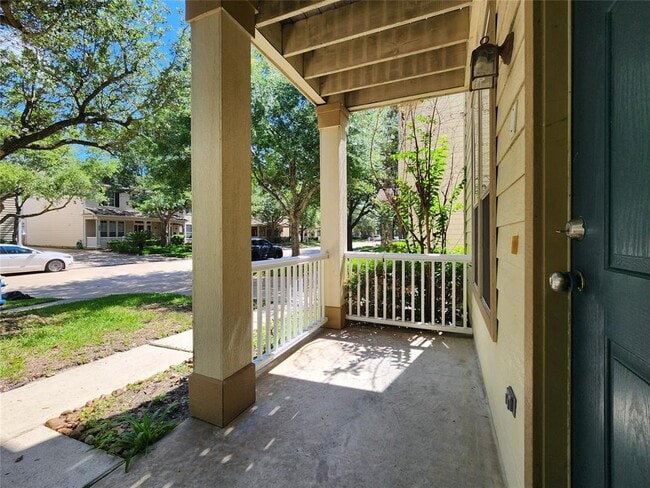 Building Photo - 16815 Pine Castle Dr