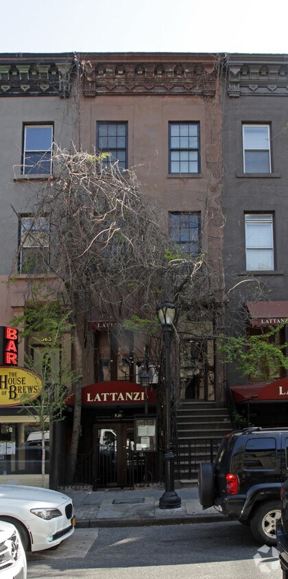 Building Photo - 361 W 46th St