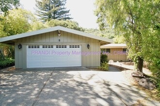 Building Photo - 1 Fawn Ln Building Photo - 1 Fawn Ln